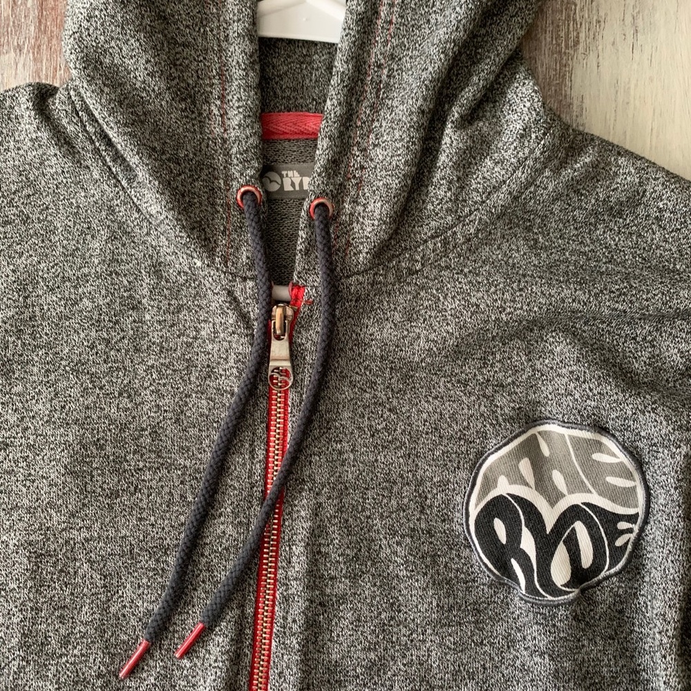 The Ryde Men's Zip Up Sweater Size M